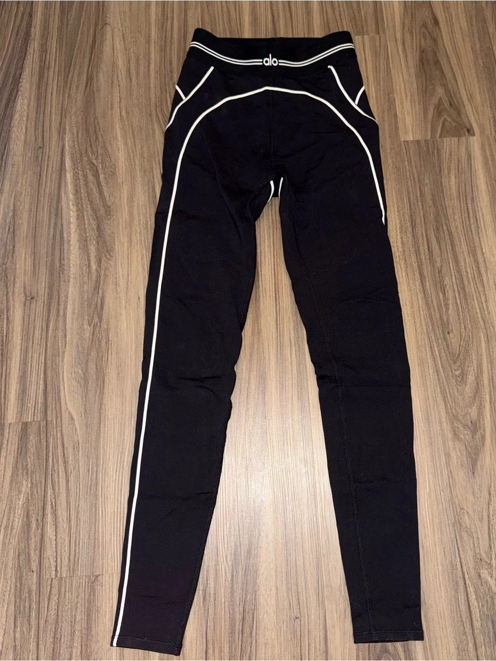 Alo Airbrush High Waist Heart Throb Legging